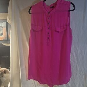 Torrid Fuchsia Sleeveless Blouse.   Box 23